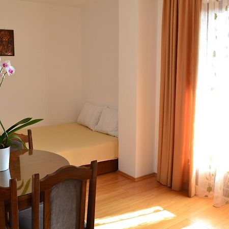 Apartment Matea Petrovac Екстериор снимка